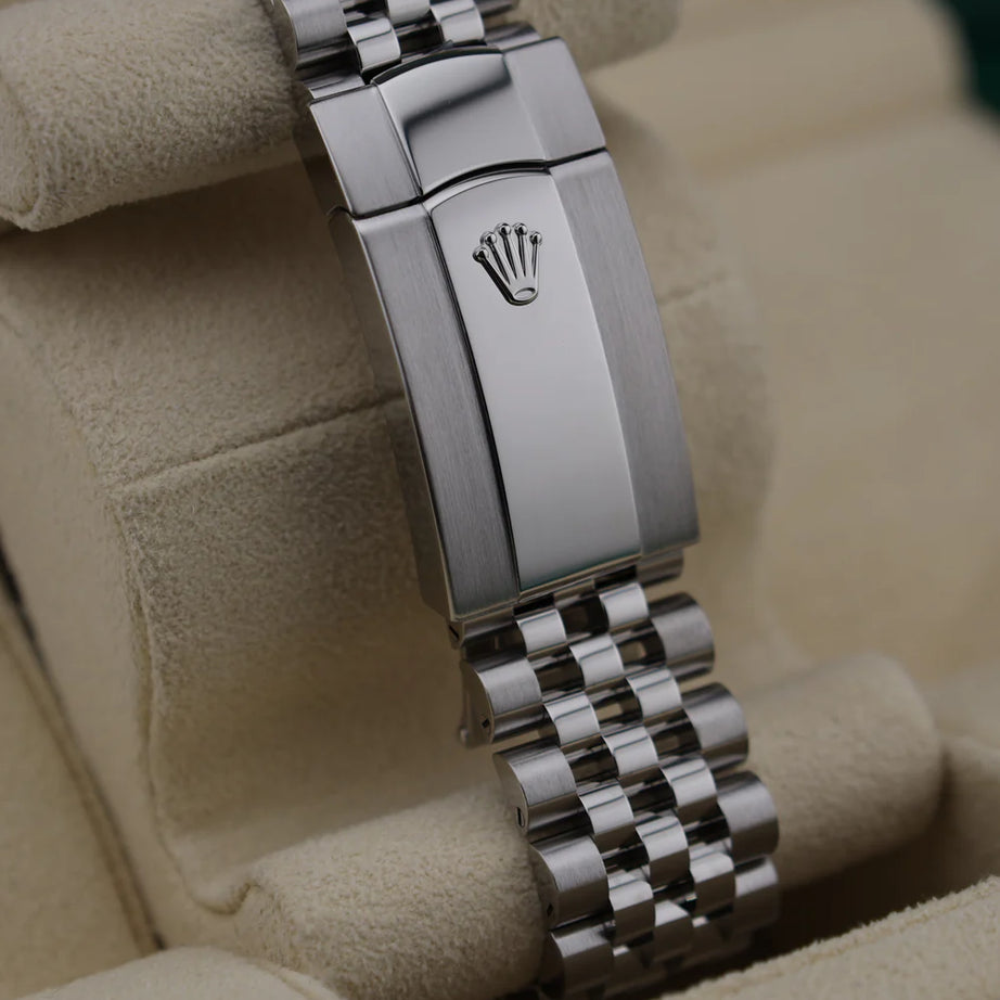 Rolex Sky-Dweller Black Dial on Jubilee 336934